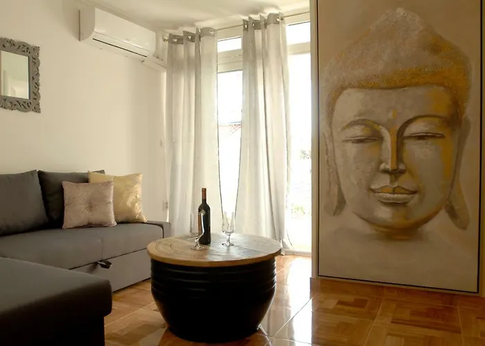 Temple Of Zen Free Parking 赫瓦尔